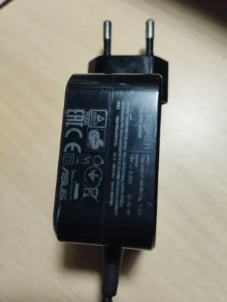 Portátil Asus 7ª Gen ( Mal de bisagras). OFERTA