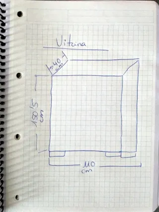 Vitrina de madera y cristal