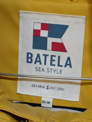 Chaqueta impermeable Batela amarilla