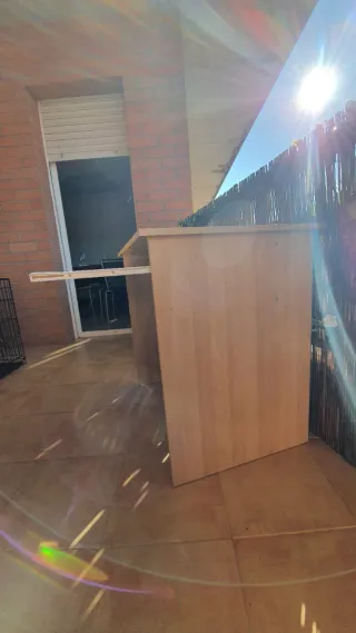 Mesa de madera color beige/marrón