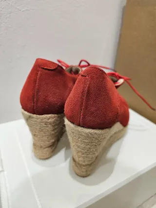 Zapatos cuña rojos