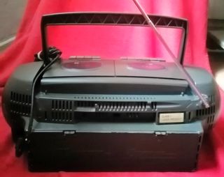 RADI0-CD-CASETTE PORTÁTIL JVC RC-QW20