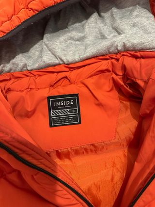 Chaqueta naranja Inside