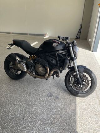 Ducati Monster 821 Dark 112cv 2017