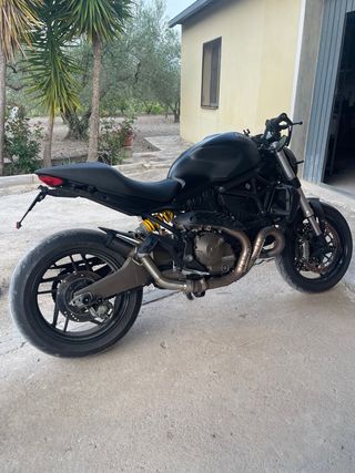 Ducati Monster 821 Dark 112cv 2017