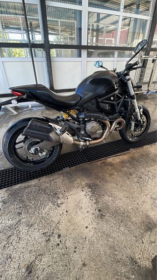 Ducati Monster 821 Dark 112cv 2017