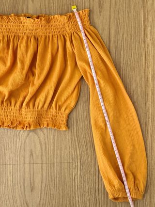 Top H&M Mostaza Hombros Descubiertos Manga Larga