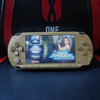 PSP 1004 IPS Gold + 50 Juegos