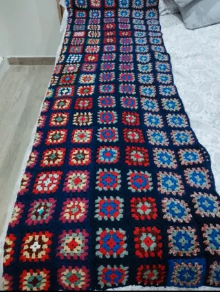 Manta tejida a mano 120x183 cm