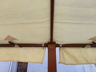 Pérgola metálica exterior