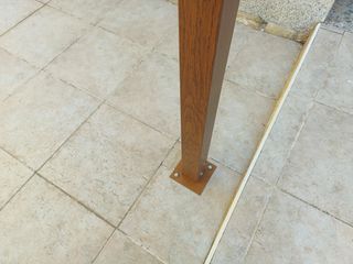 Pérgola metálica exterior