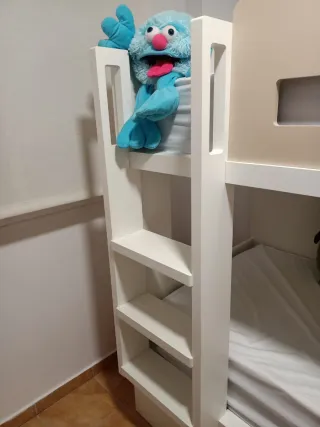 Litera 3 camas madera, incluye 2 colchones