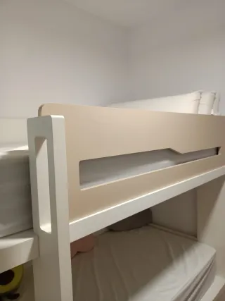 Litera 3 camas madera, incluye 2 colchones