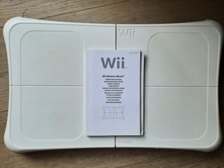 Wii Balance Board + juego Wii Fit Plus