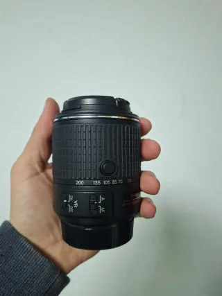 Objetivo Nikon Nikkor 55-200mm