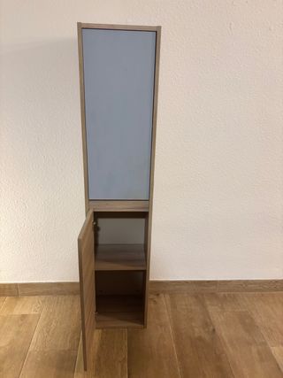 Columna mueble pared baño