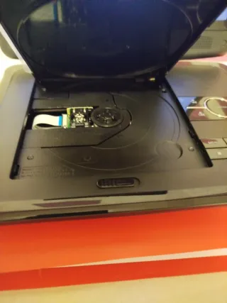 DVD Portátil SYTECH SY-4110