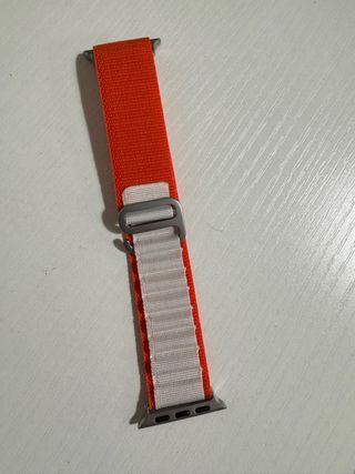 Correa Apple Watch Naranja y Blanco.