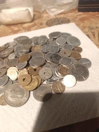 Lote a peso 800 gr. Monedas Españolas Franco y Rey