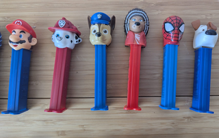 20 dispensadores PEZ – Disney, Pixar, Marvel