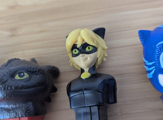 20 dispensadores PEZ – Disney, Pixar, Marvel