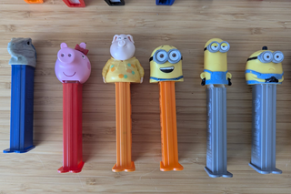 20 dispensadores PEZ – Disney, Pixar, Marvel
