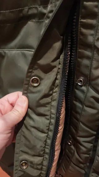 Anorak verde chica con capucha