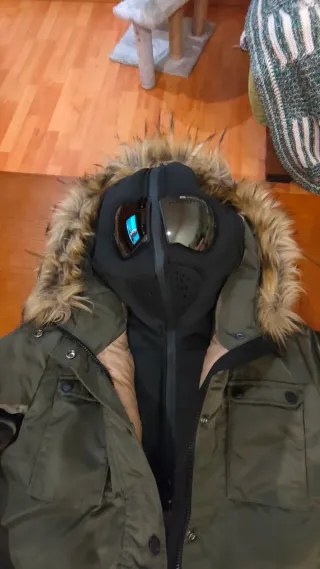 Anorak verde chica con capucha