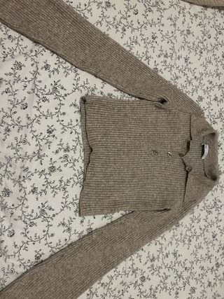 Jersey de punto beige/gris con botones