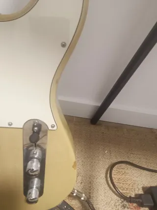 Fender Telecaster MIJ año 94 + Amplificador Fender