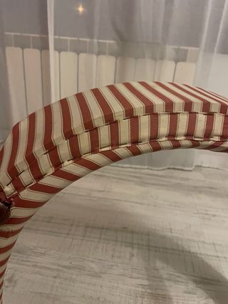 Silla antigüa tapizada a rayas