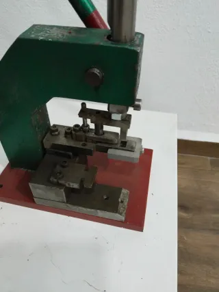 Prensa manual de hierro