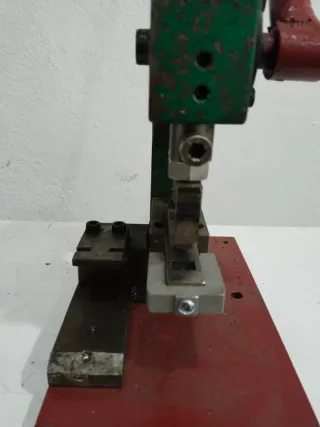 Prensa manual de hierro