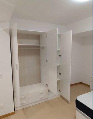 Armario blanco modular con cajones