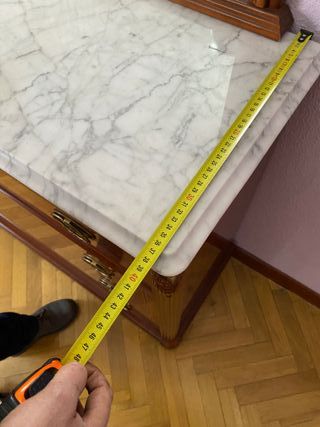 Cómoda de dormitorio con mármol