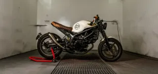 Suzuki SV 650 Café Racer Personalizada