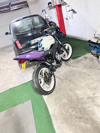 Yamaha tzr Sportbike Blanca y Morada