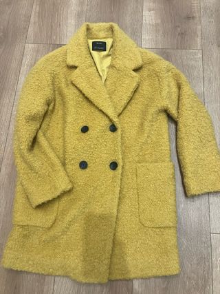 Abrigo Bershka Mostaza Talla S Oversize