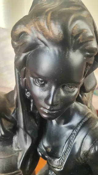 Reproducción Escultura Urregui Mujer con Cántaro