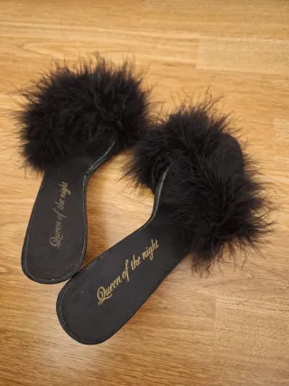 Sandalias de plumas negras talla 37,5