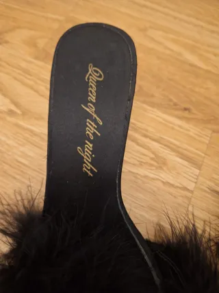 Sandalias de plumas negras talla 37,5