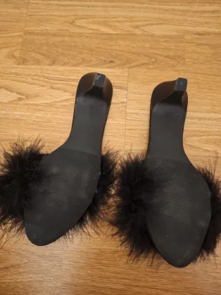 Sandalias de plumas negras talla 37,5