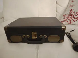 Tocadiscos Retrolife Negro y Dorado con Bluetooth.