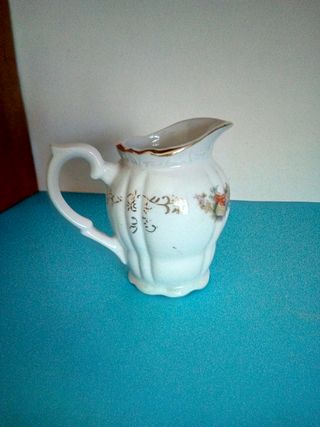 Lattiera porcellana (656)