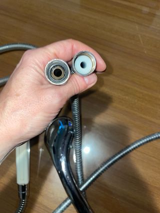 2 Mangueras para Ducha con  compl. para colgar