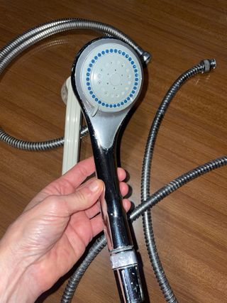 2 Mangueras para Ducha con  compl. para colgar