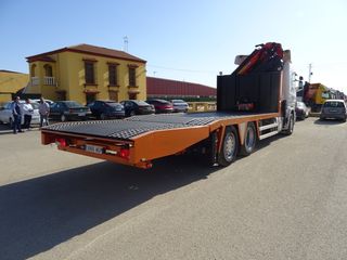 Scania G 400-CAMIONES PORTAMAQUINARIAS