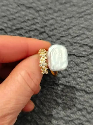 Anillo ajustable dorado perla agua dulce barroco