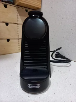 Cafetera Nespresso Delonghi Negra