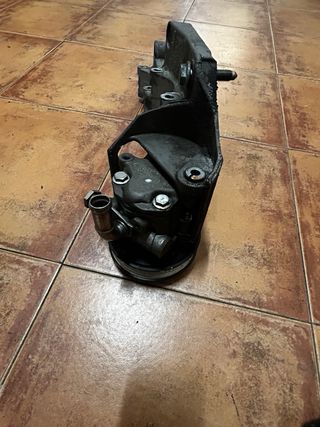 Bomba Dirección con Soporte Accesorios